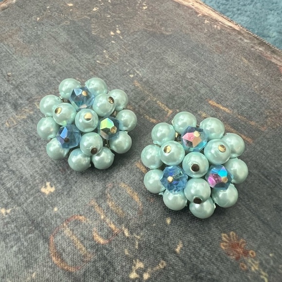 Vintage Signed Laguna Earrings Late 50s/ Early 60s. Blue AB - Picture 3 of 4